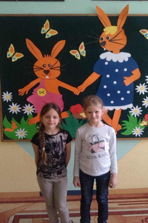 Konkurs  recytatorski Cztery pory  roku - Amelia  Kudasik i Wiktoria  Sikora (II  miejsce - kwiecieĹ  2014)